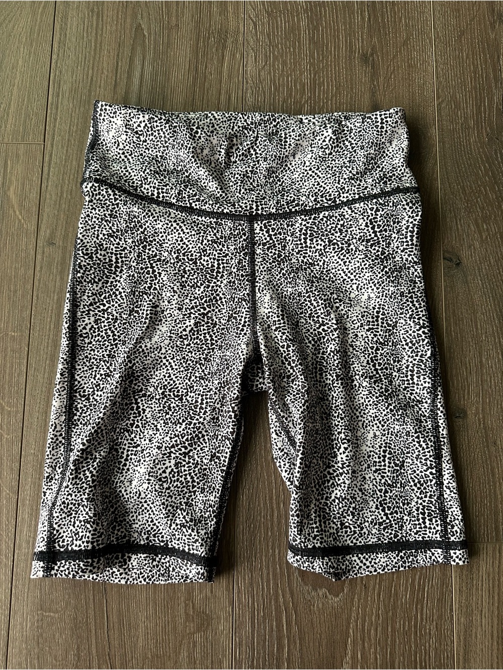 Women's High-Waist Black & White Printed Bike Shorts